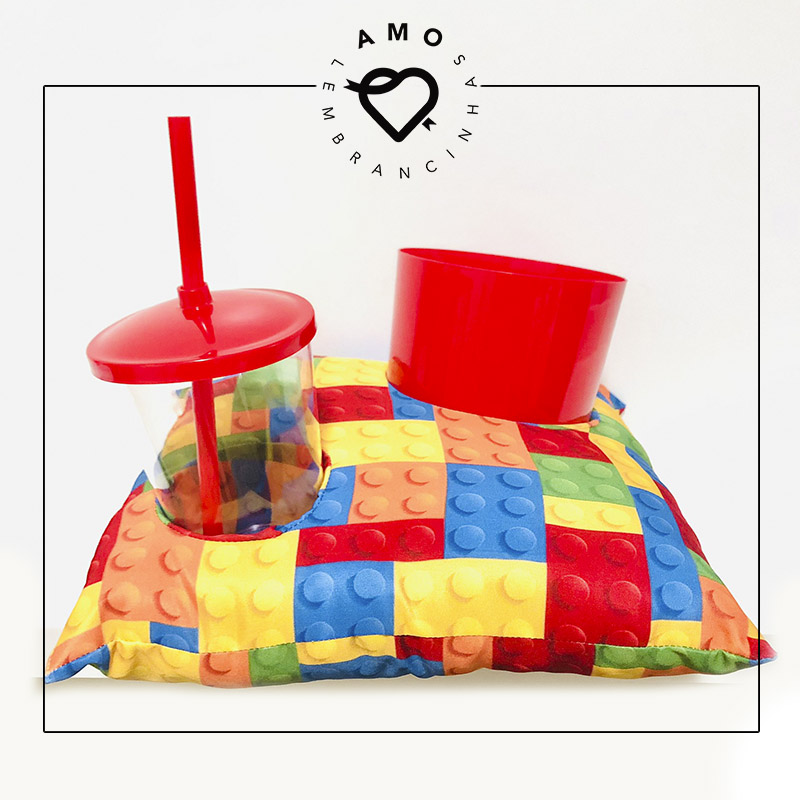 1 amo-lembrancinhas-personalizadas-infantis-brinde-almofada-pipoca-cinema-pipoquita-lego-vermelha